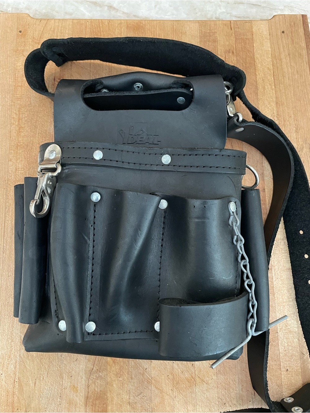Ideal 35-811BLK Heavy Duty Leather Electrician Tool Pouch with Belt